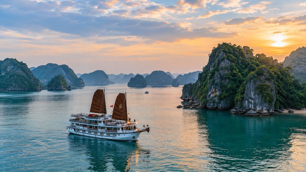 Bai Tu Long Bay, Vietnam