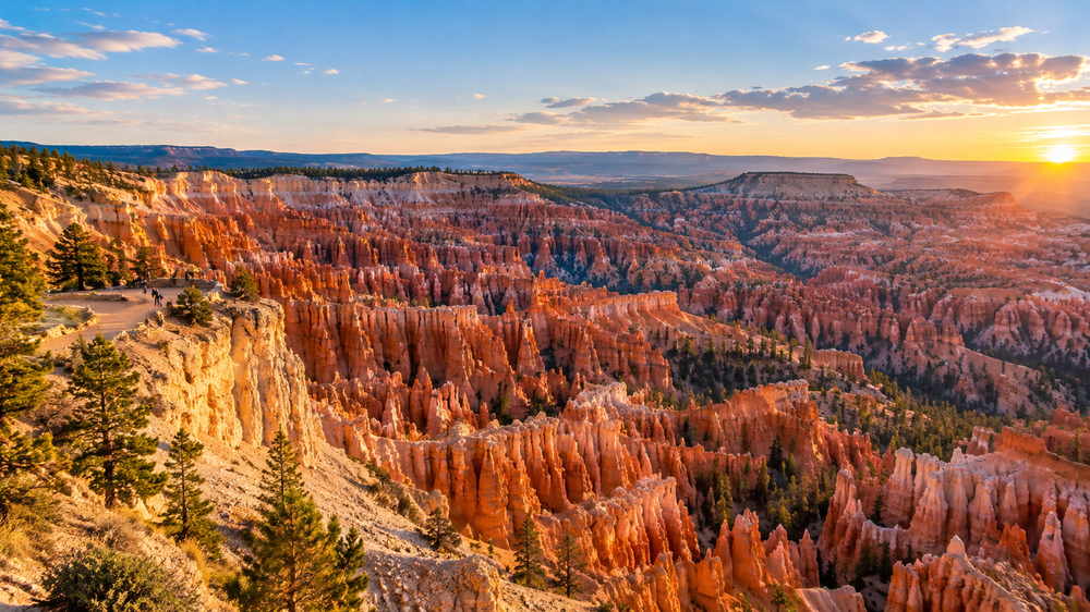 The hoodoo rock formations of Bryce Canyon's amphitheatre